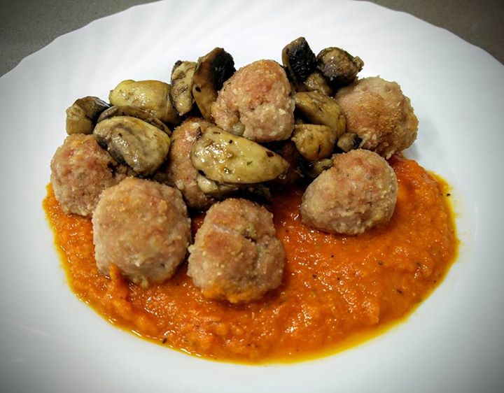 Albóndigas con base de calabaza y setas