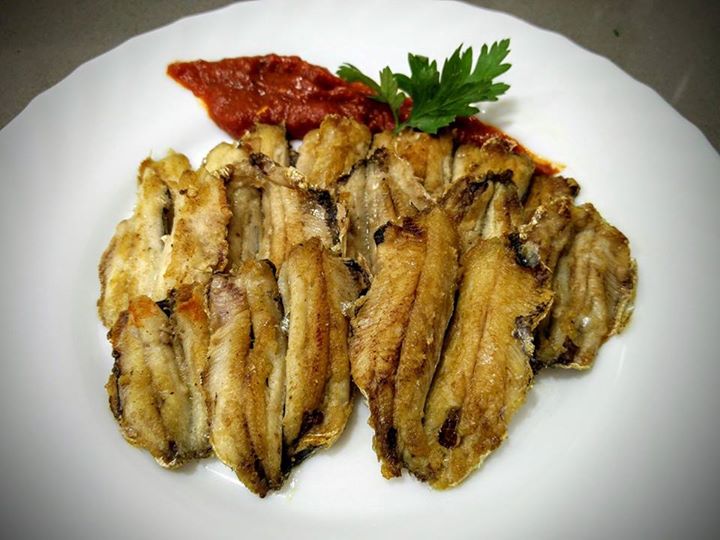 Sardinitas a la plancha con tomate