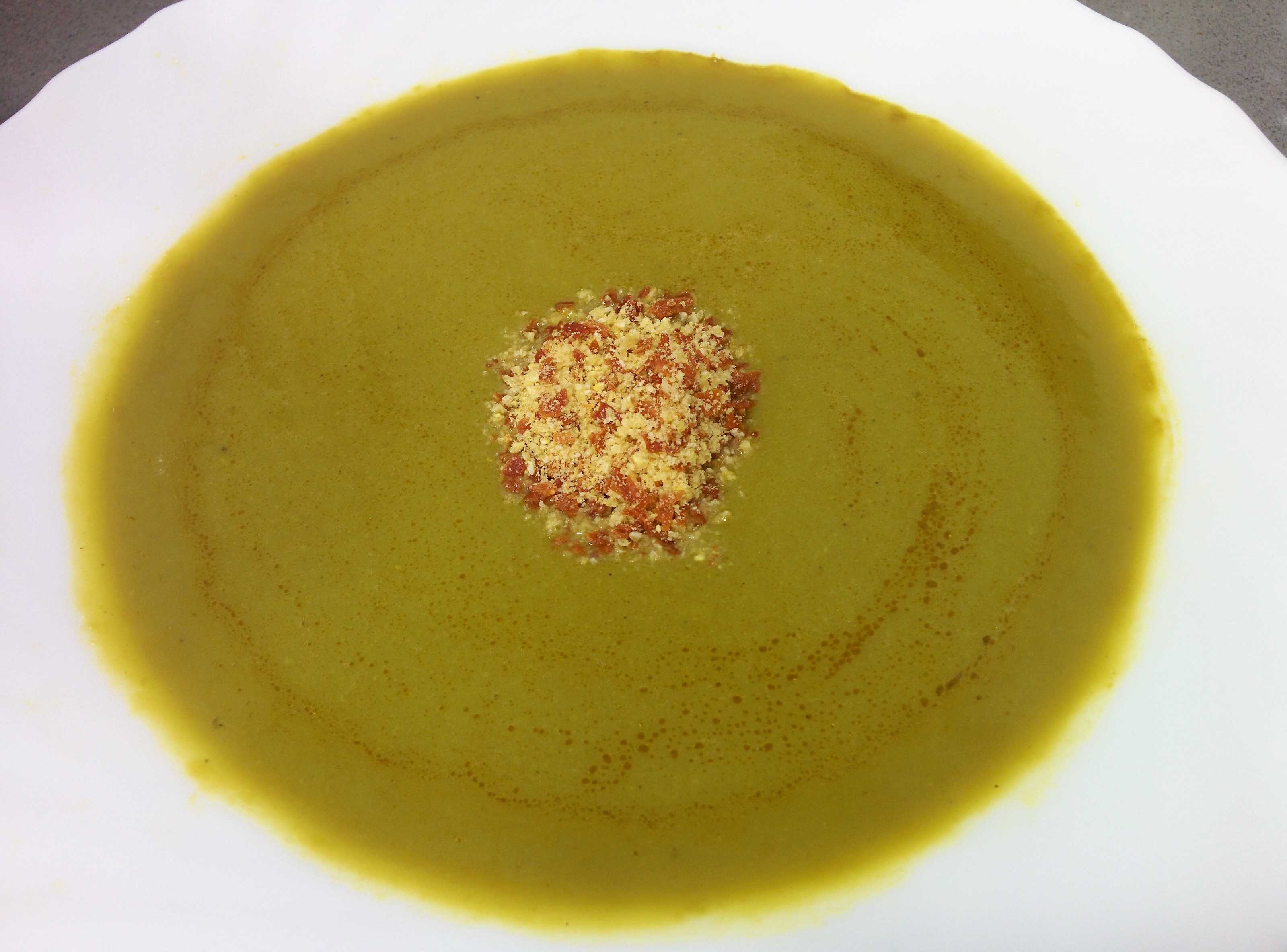 Crema de guisantes con tierra