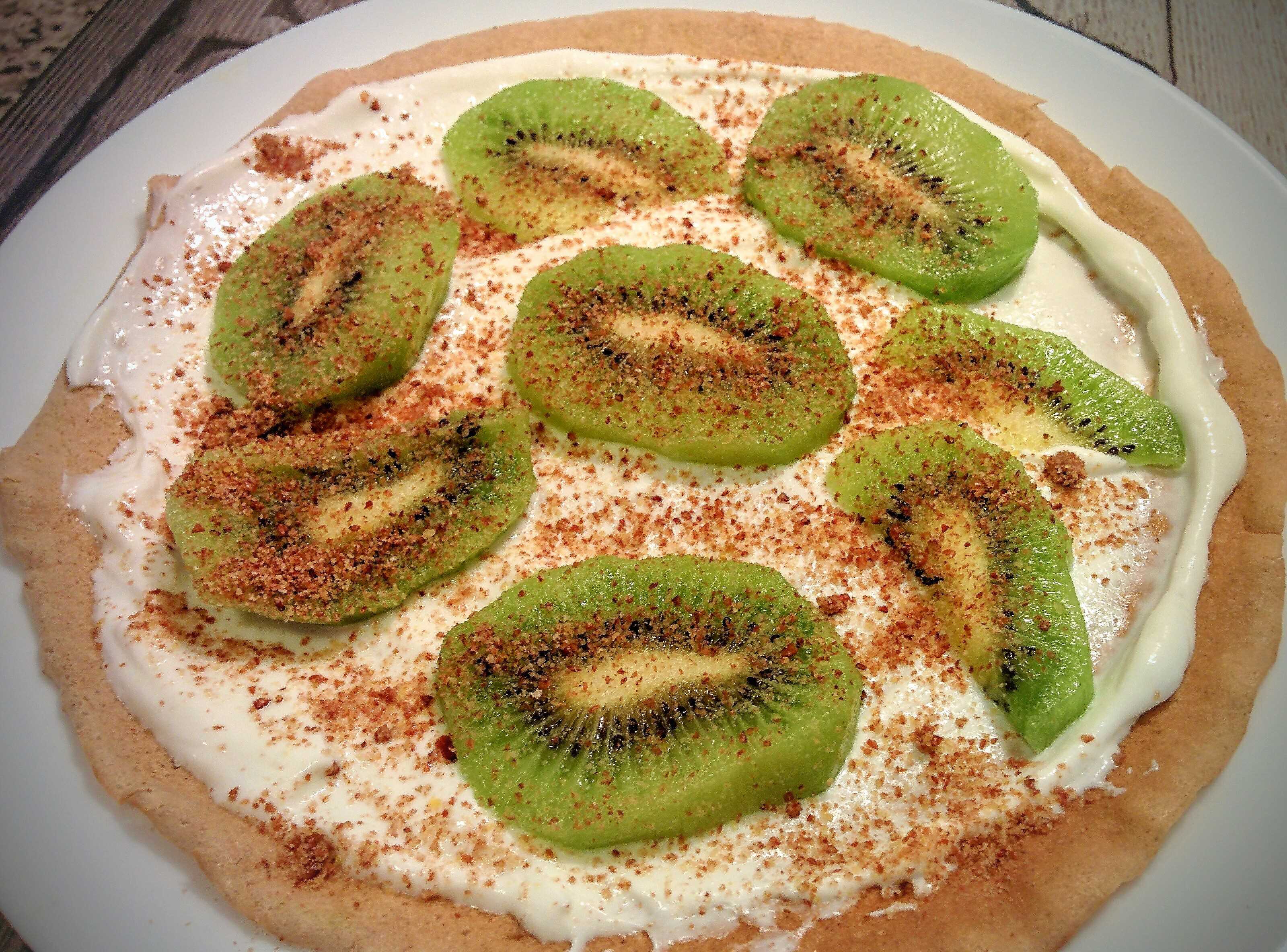 Crepes ligeras con queso batido y kiwi