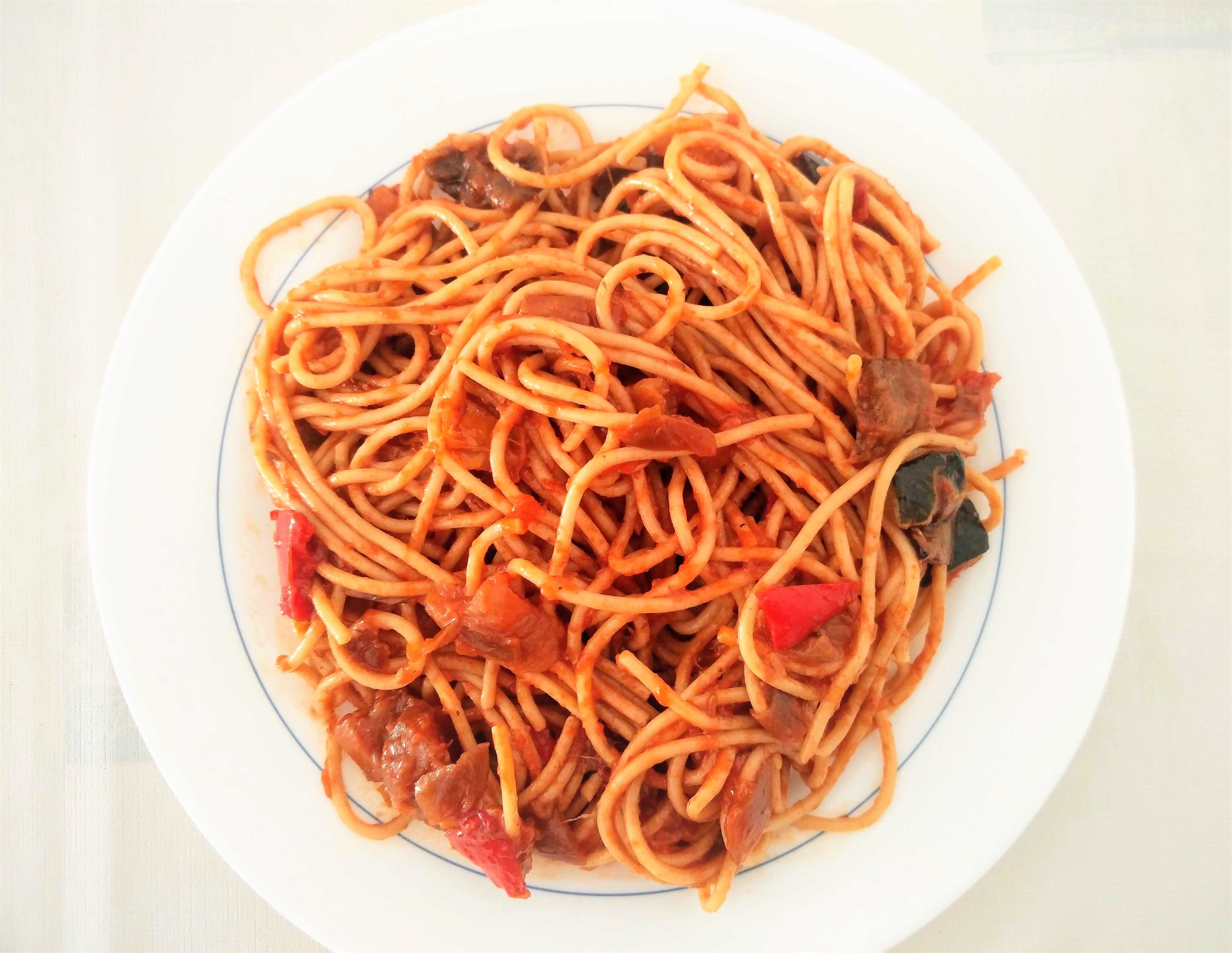 Espaguetis con pisto