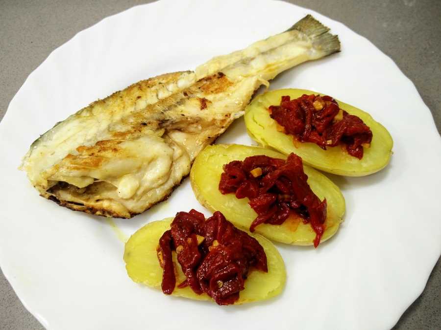 Dorada con pimientos del piquillo