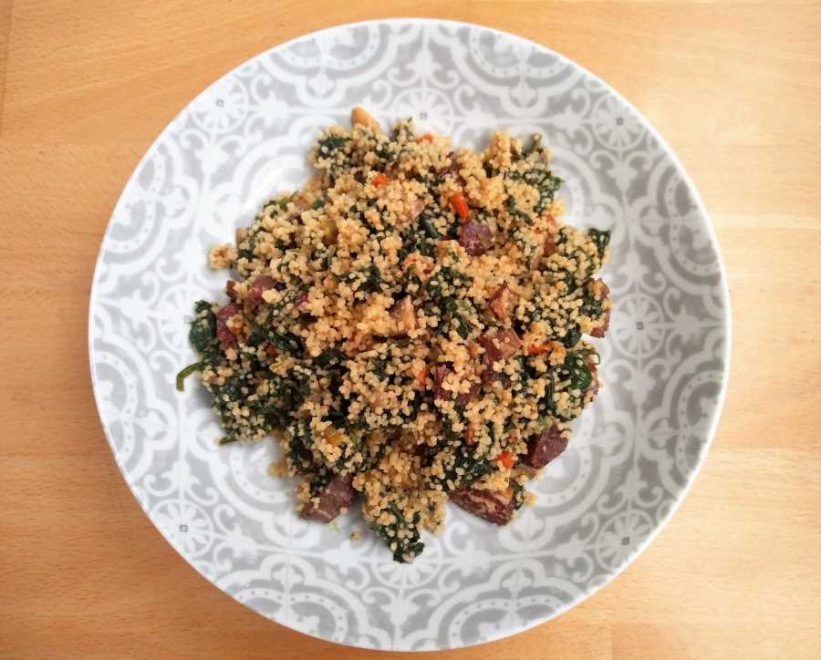 Cous-cous integral con espinacas y jamón