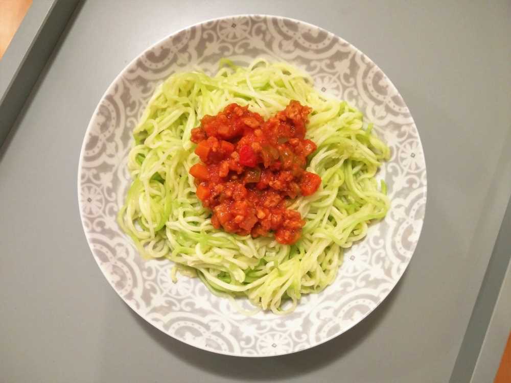Espaguetis de calabacín con boloñesa vegetal