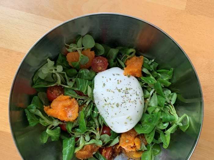 Ensalada con boniato y mozzarella