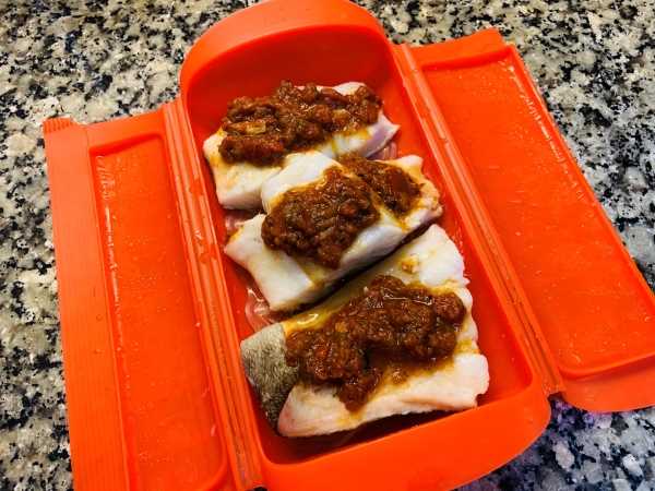 Bacalao al vapor con salsa